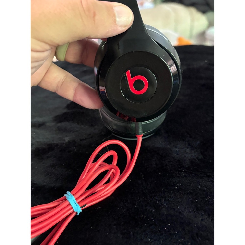 Beats by Dre Solo HD Wired On-Ear Headphones Black Red Foldable 810-00012-00 - Picture 4 of 4